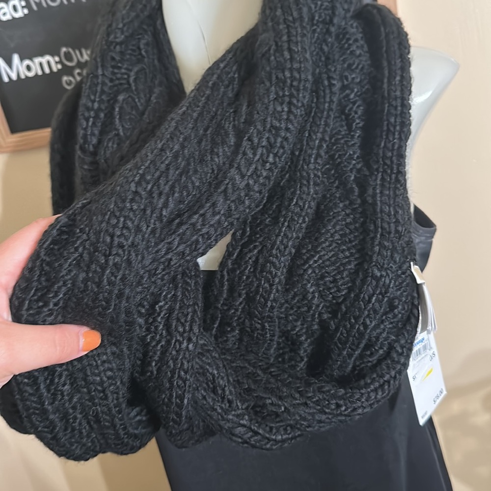 Michael Kors infinity scarf - Picture 2 of 5